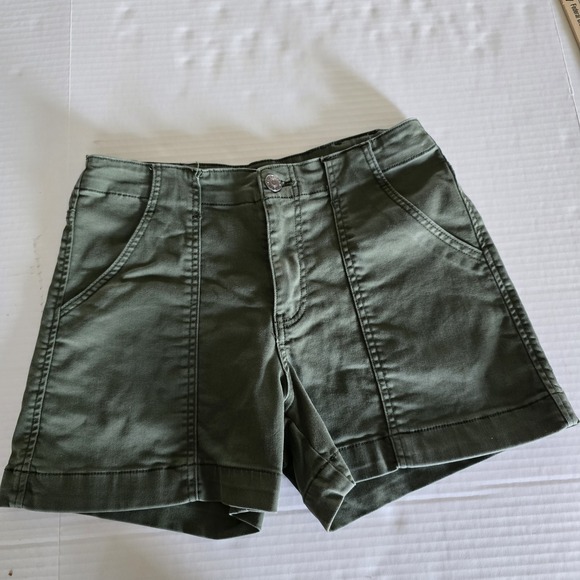 Kut from the Kloth Pants - KUT FROM THE KLOTH Jane High Rise Shorts Women's Size 6 Olive RN#58539